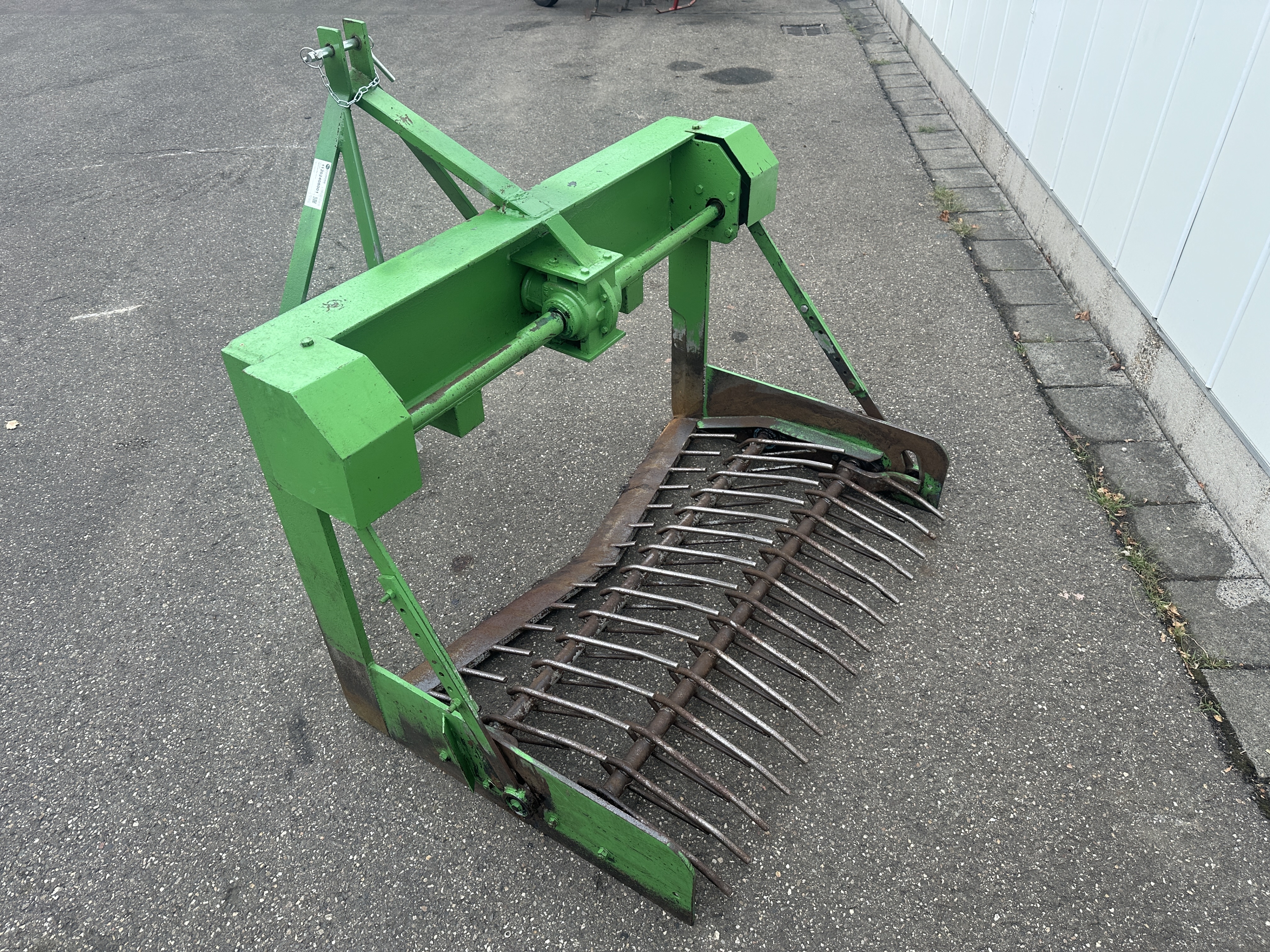 Basrijs ������������ ���������� ����a �����������, 135 ��
