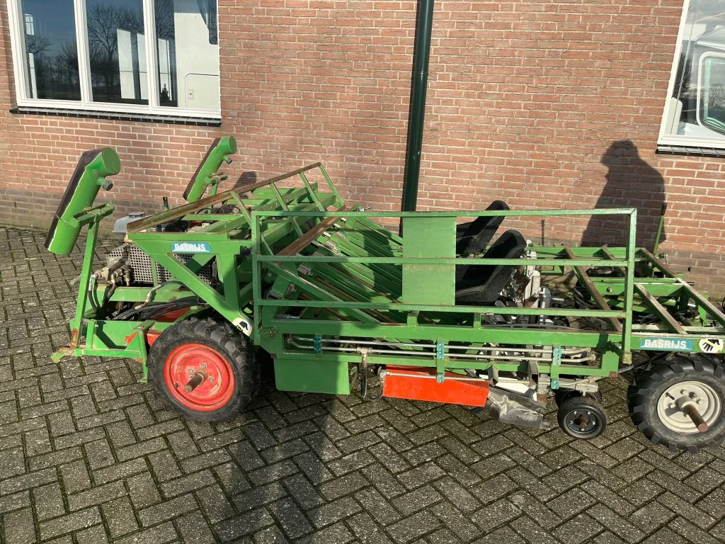 Basrijs self propelled soilblock planting machine for lettuce with