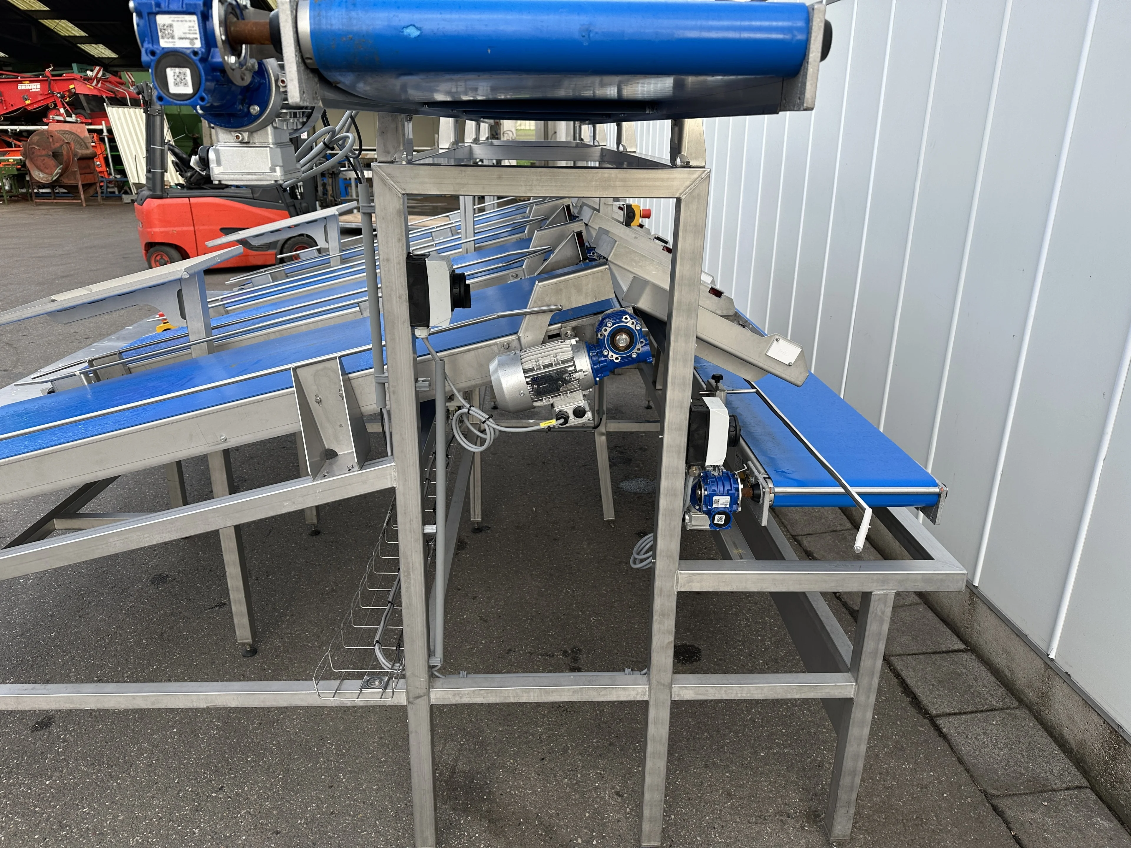 BCK production and packaging line with 4 conveyors • Duijndam Machines