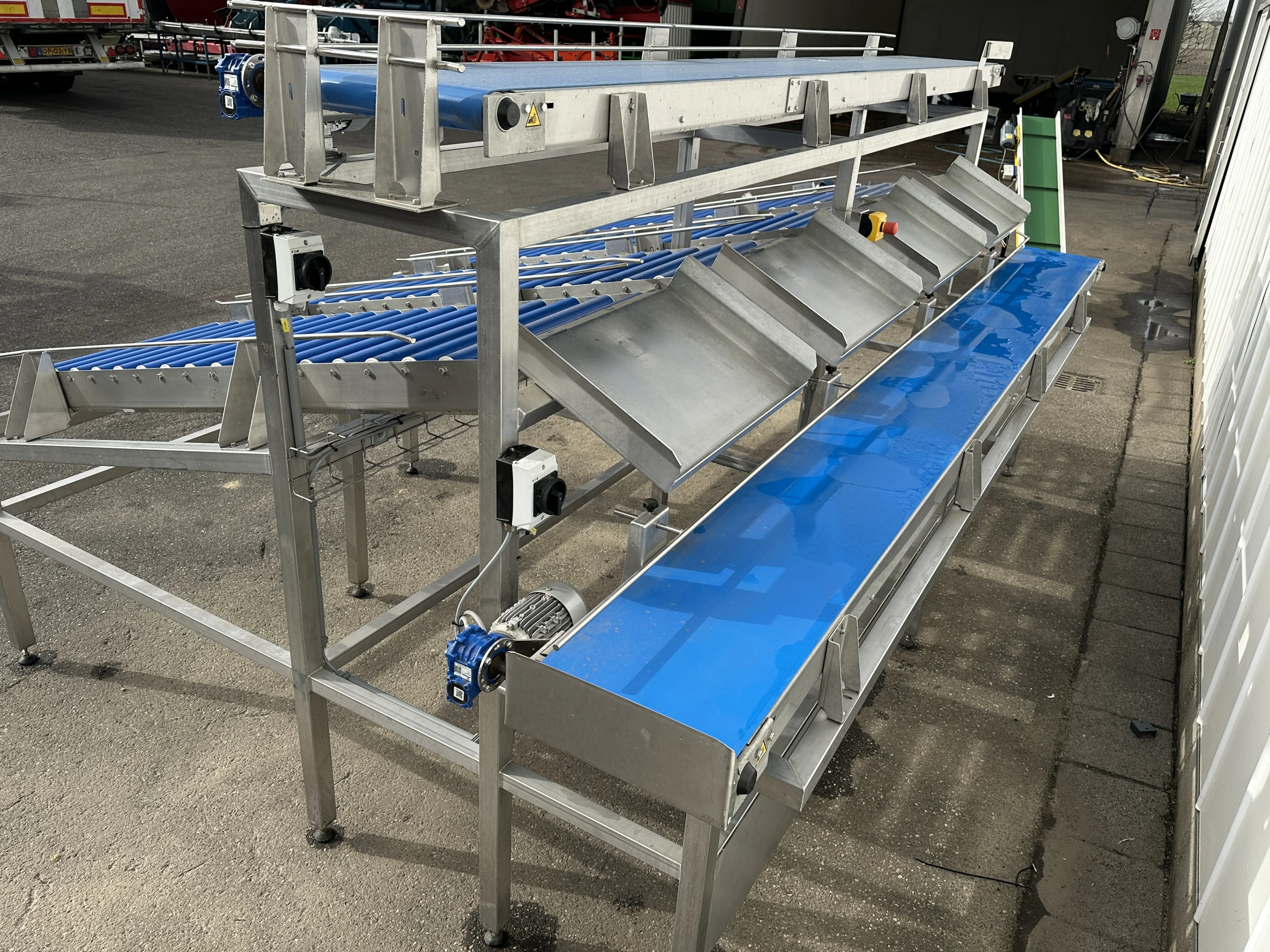 BCK production and packaging line with roller conveyors • Duijndam Machines