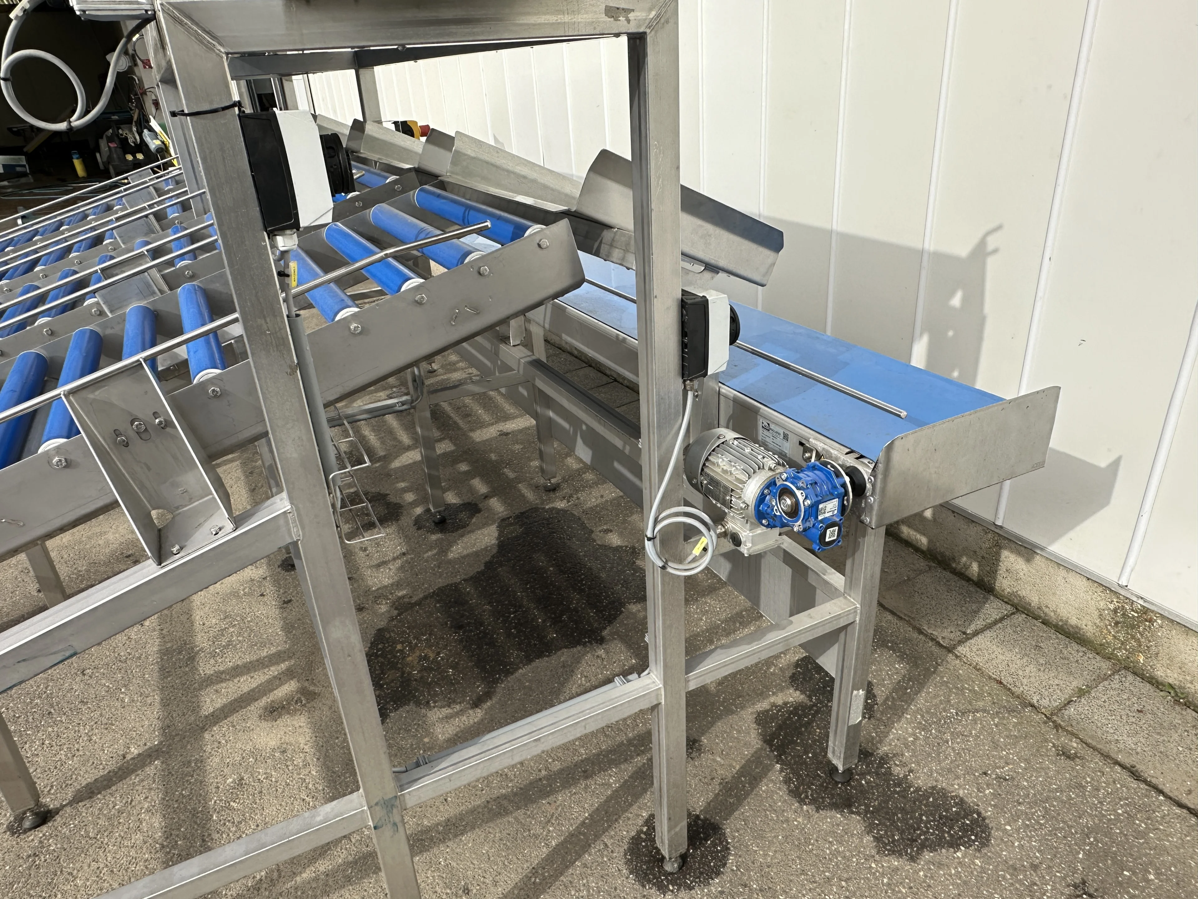BCK production and packaging line with roller conveyors • Duijndam Machines