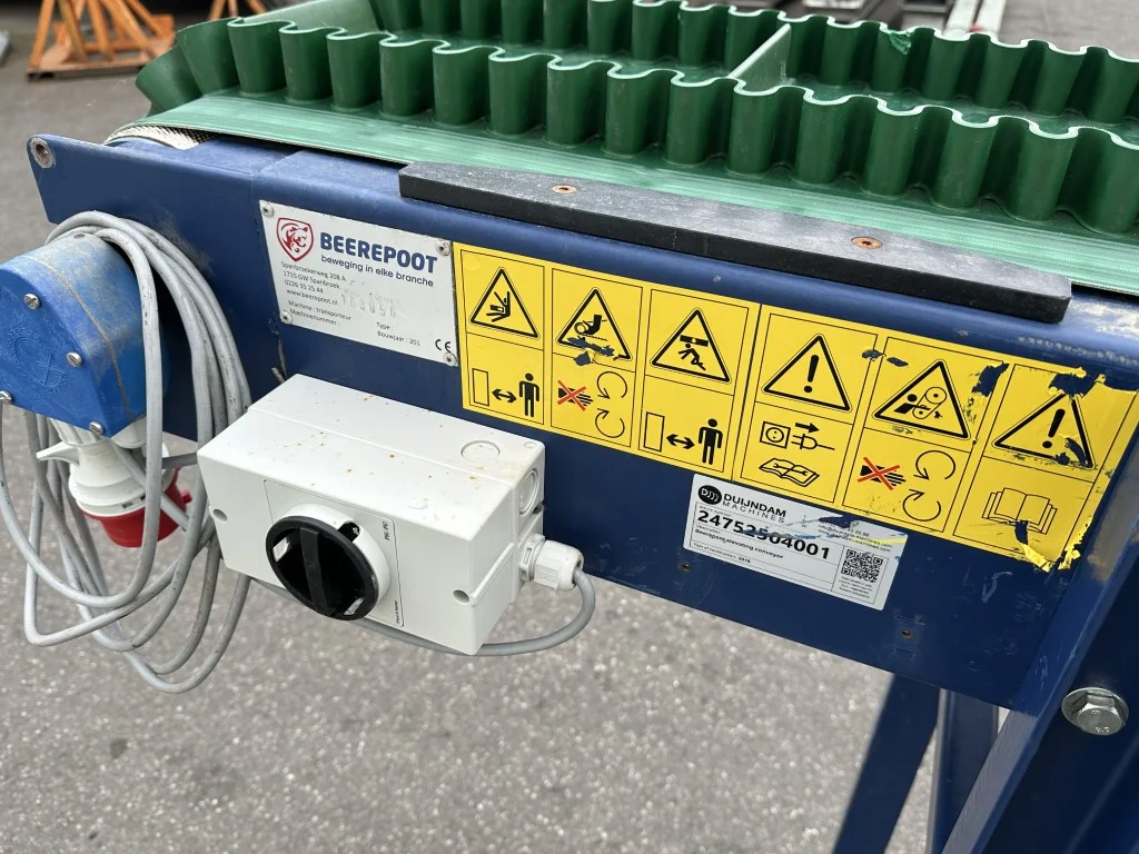 Beerepoot opvoerband met dubbele bocht 430 +130 +105 • Duijndam Machines