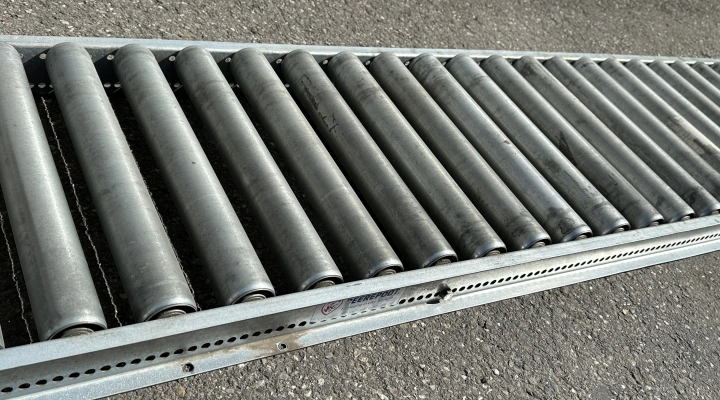 Beerepoot Iron roller conveyor 390 x 40 cm