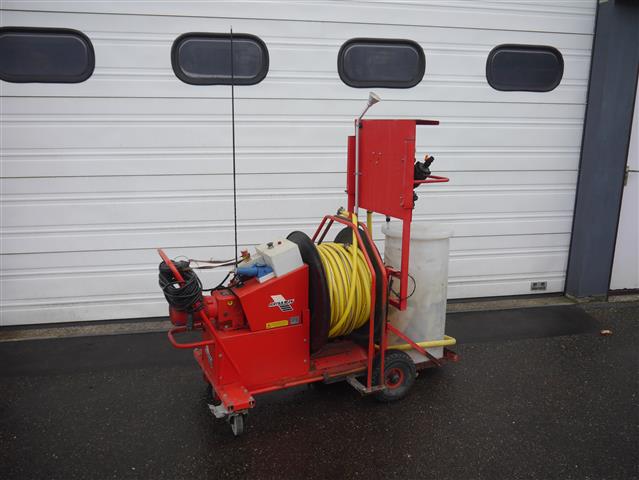 Berg Electric Hosereel с дистанционным управлением и Dosatron