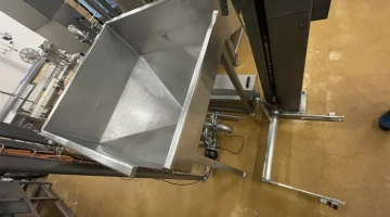 Berief tipper for liquids with automatic dosing and drain valve