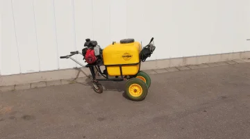 Berthoud spraying wagon 120 liter with petrol engine