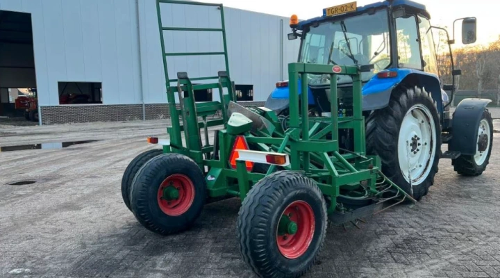 Robot tree harvester
