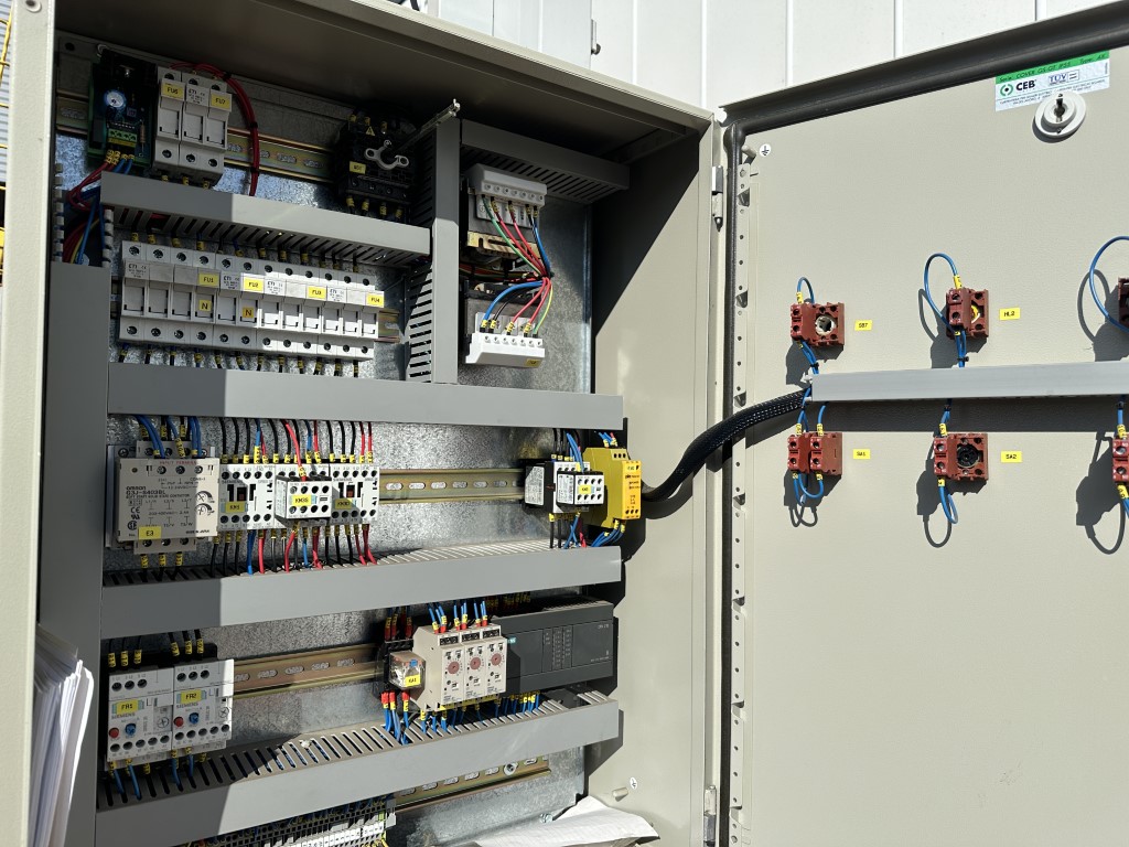 Borst Mustang AVR110 �������� ������