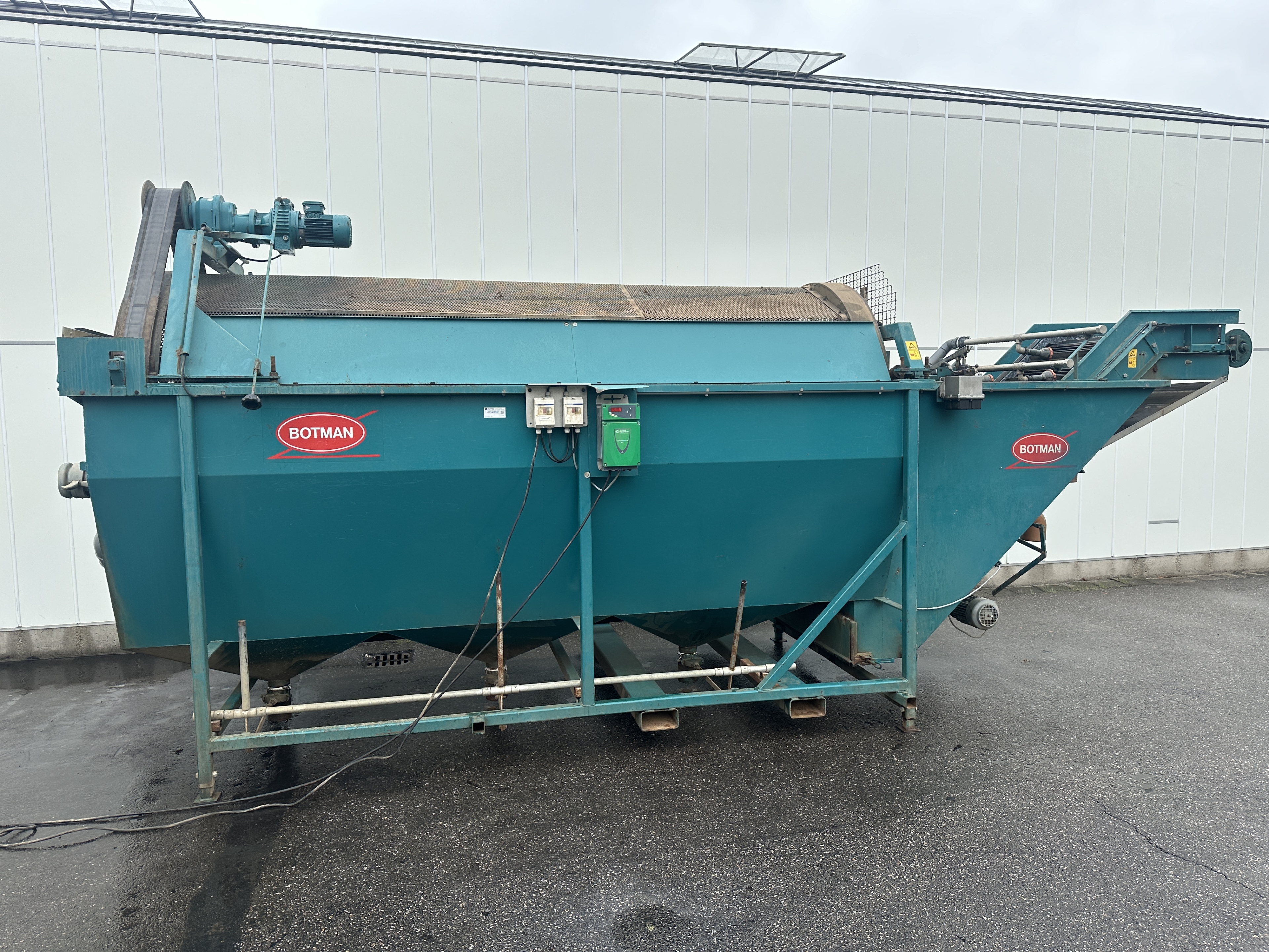 Botman ������� �����a ����������� ���� with output conveyor