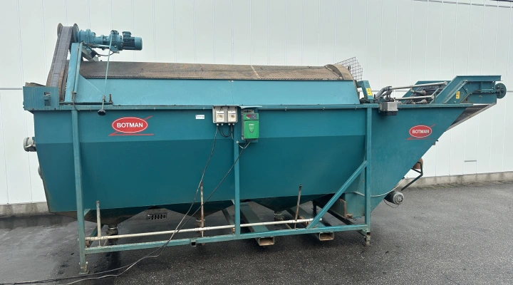 Botman 100850 barrel washing machine with output conveyor