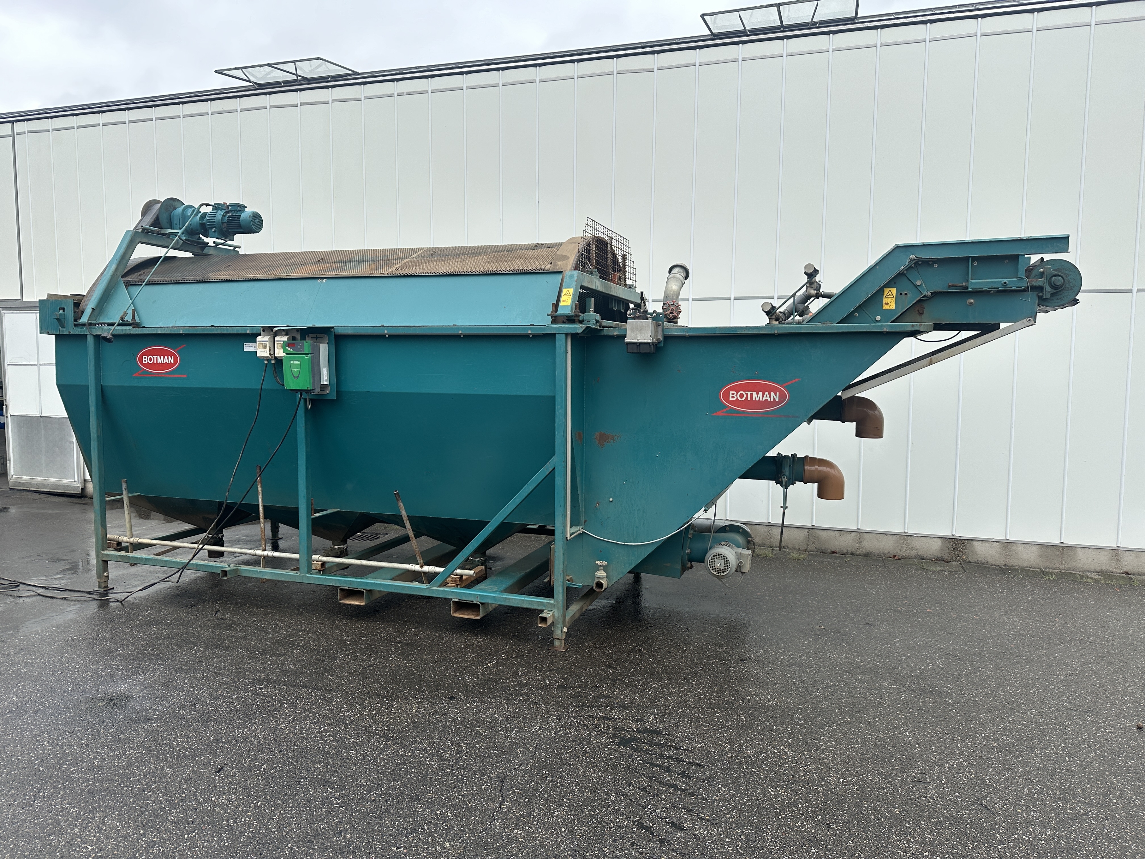 Botman ������� �����a ����������� ���� with output conveyor
