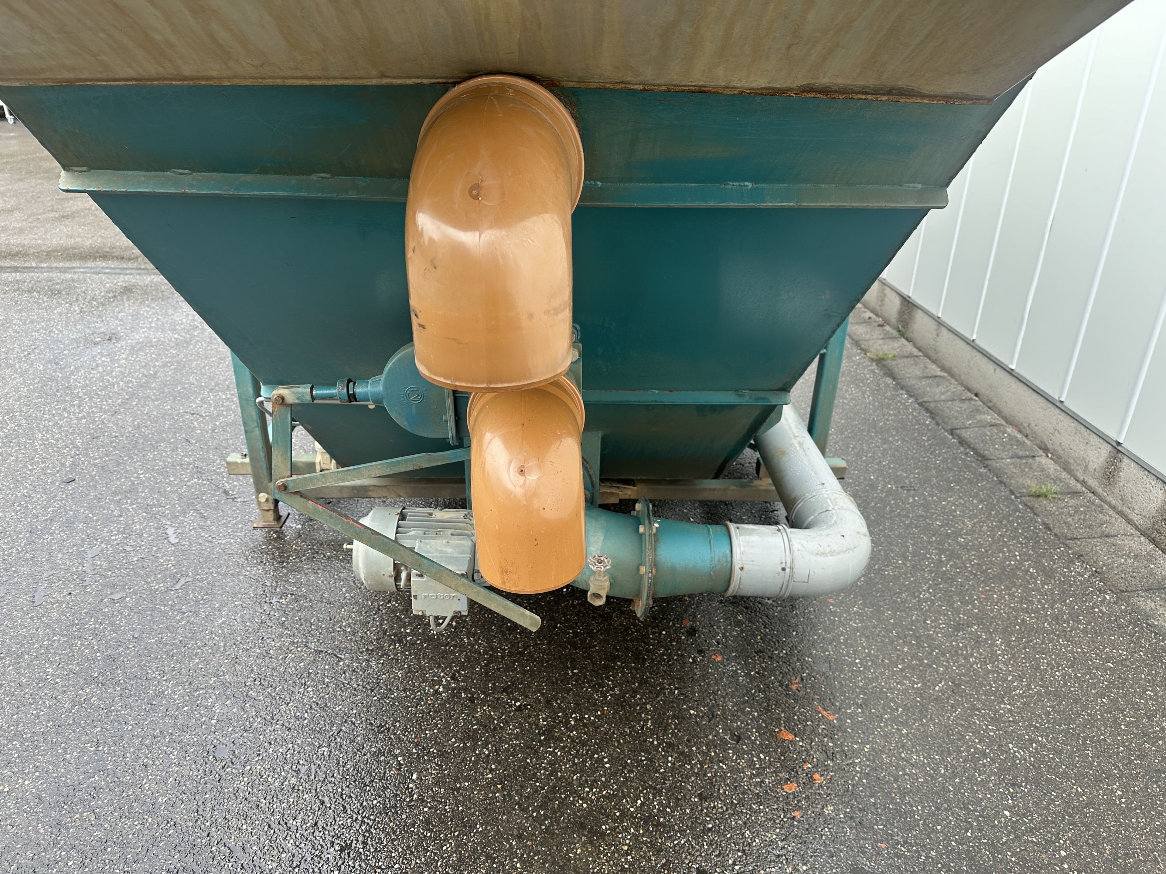 Botman ������� �����a ����������� ���� with output conveyor