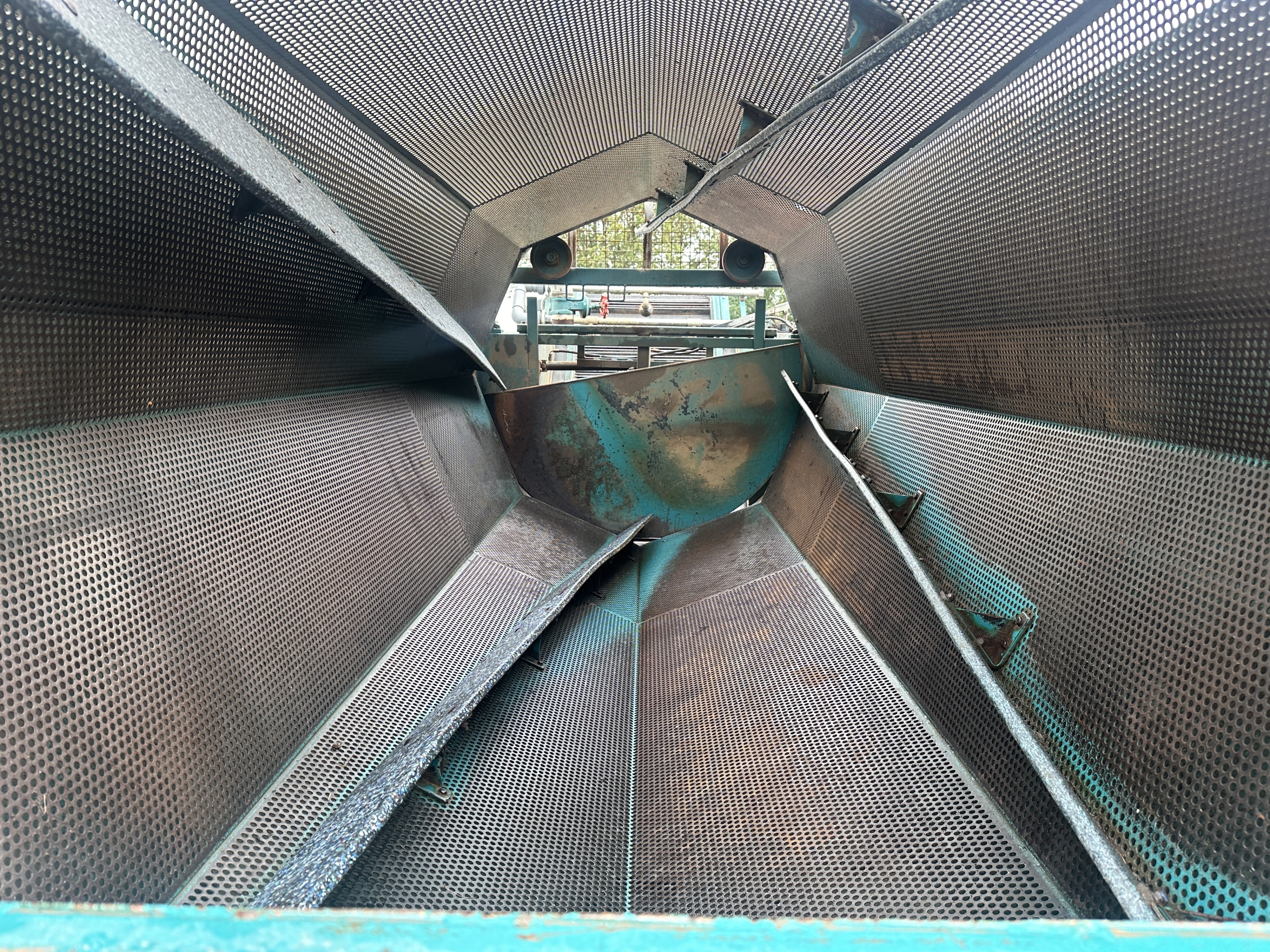Botman ������� �����a ����������� ���� with output conveyor