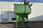Box tipper 145 cm max with hopper