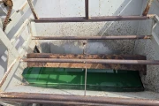 Box tipper 205 cm max with hopper and bottom conveyor