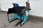 Box tipper with dosing and cross conveyor