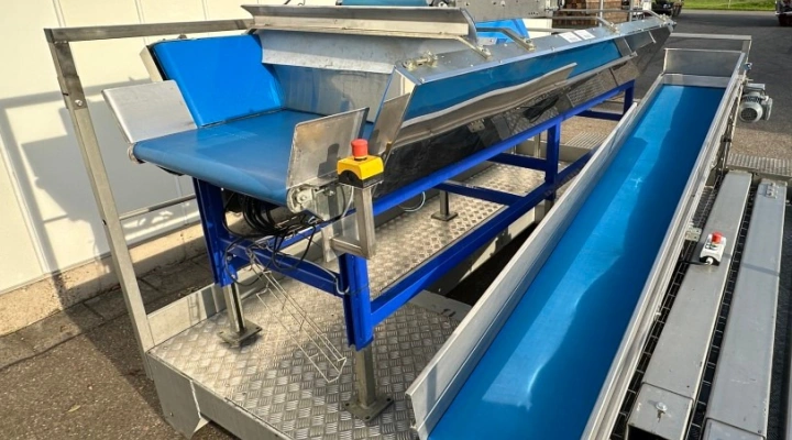 CMSA 300 x 70 with side conveyors and cross conveyor 80 x 41,5cm