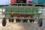 Compact planting machine image 3