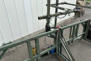 Compas box filler tilting yoke