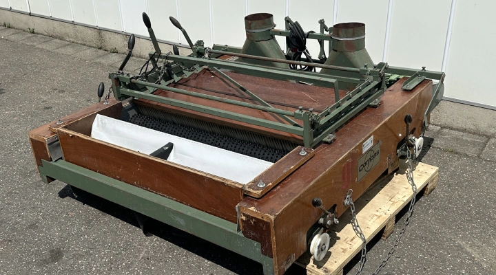 Compas cleaning ,brushing machine for flower bulbs