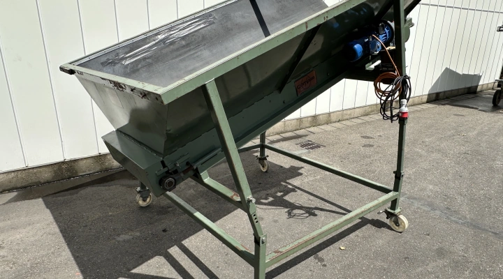 Compas dosing hopper 260 x 80 cm