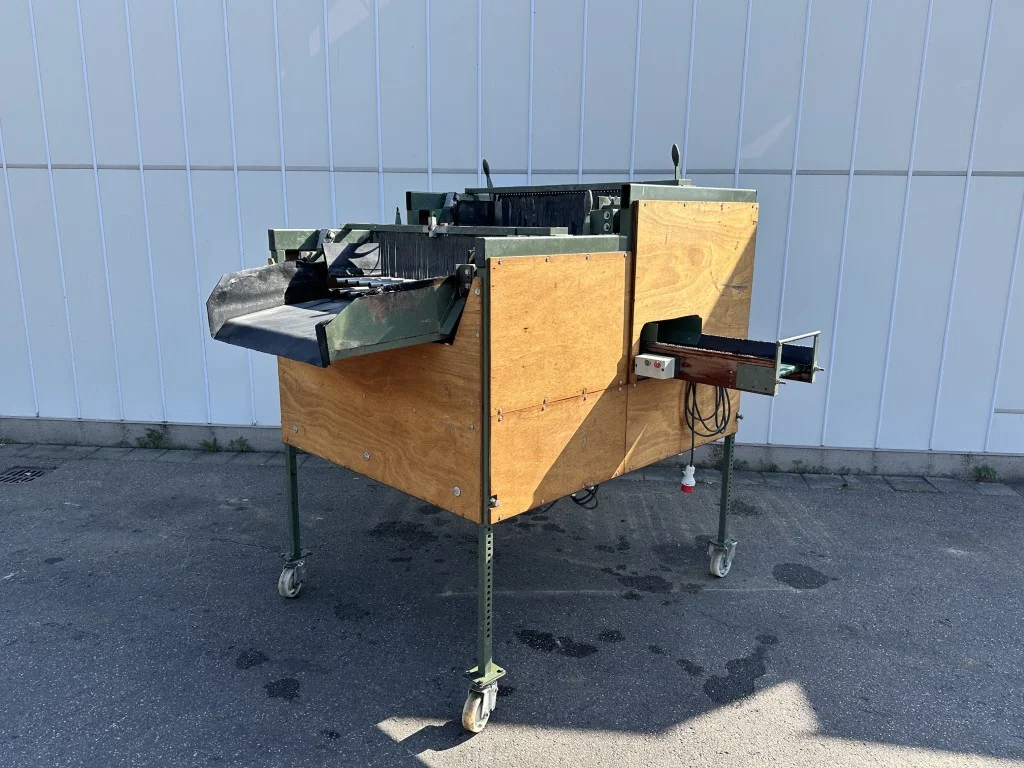 Compas roller sorting machine 2 sizes for flowerbulbs • Duijndam Machines