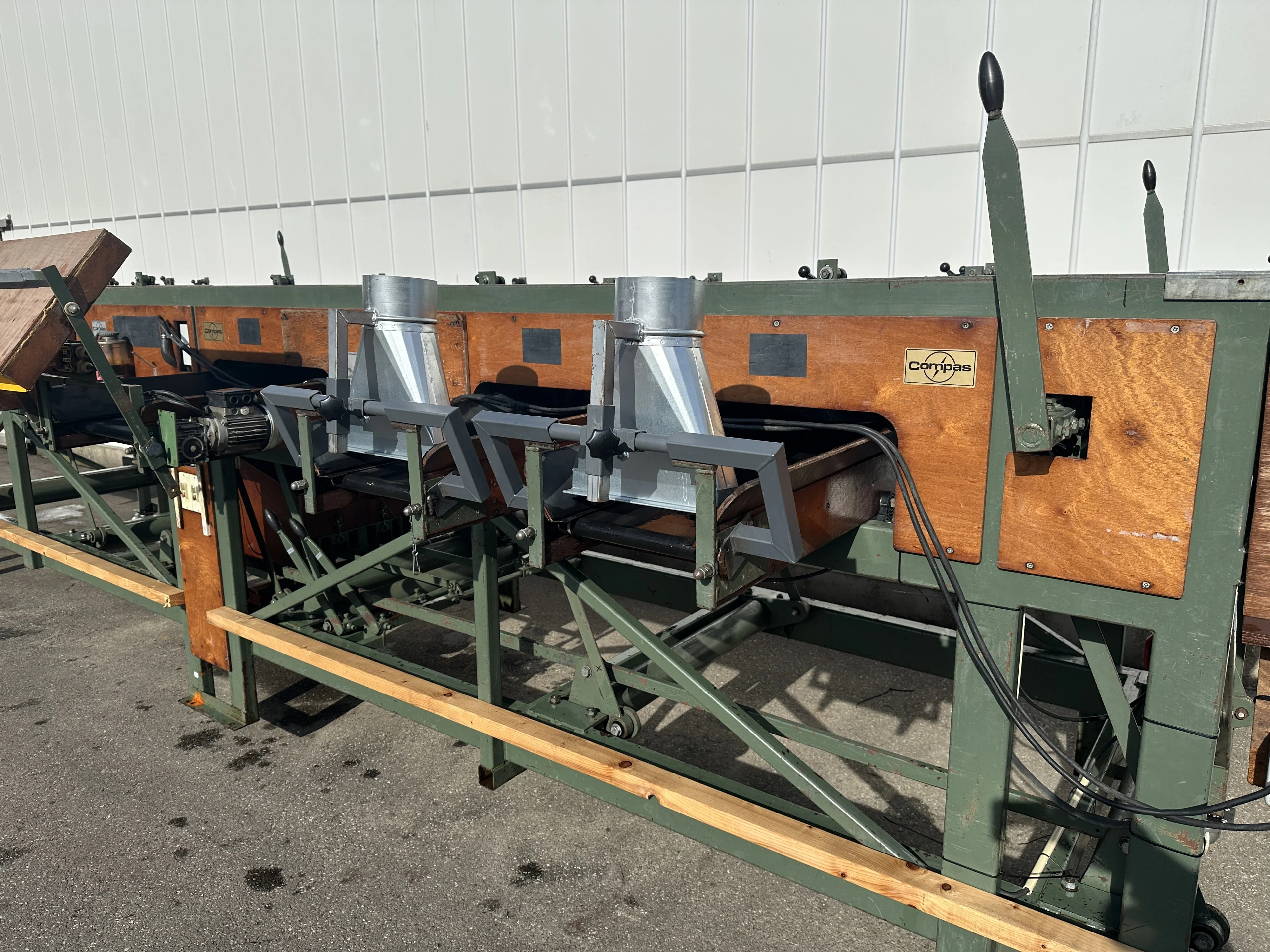 Compas LD8EB7 sorting machine for flower bulbs and Brussels sprouts ...