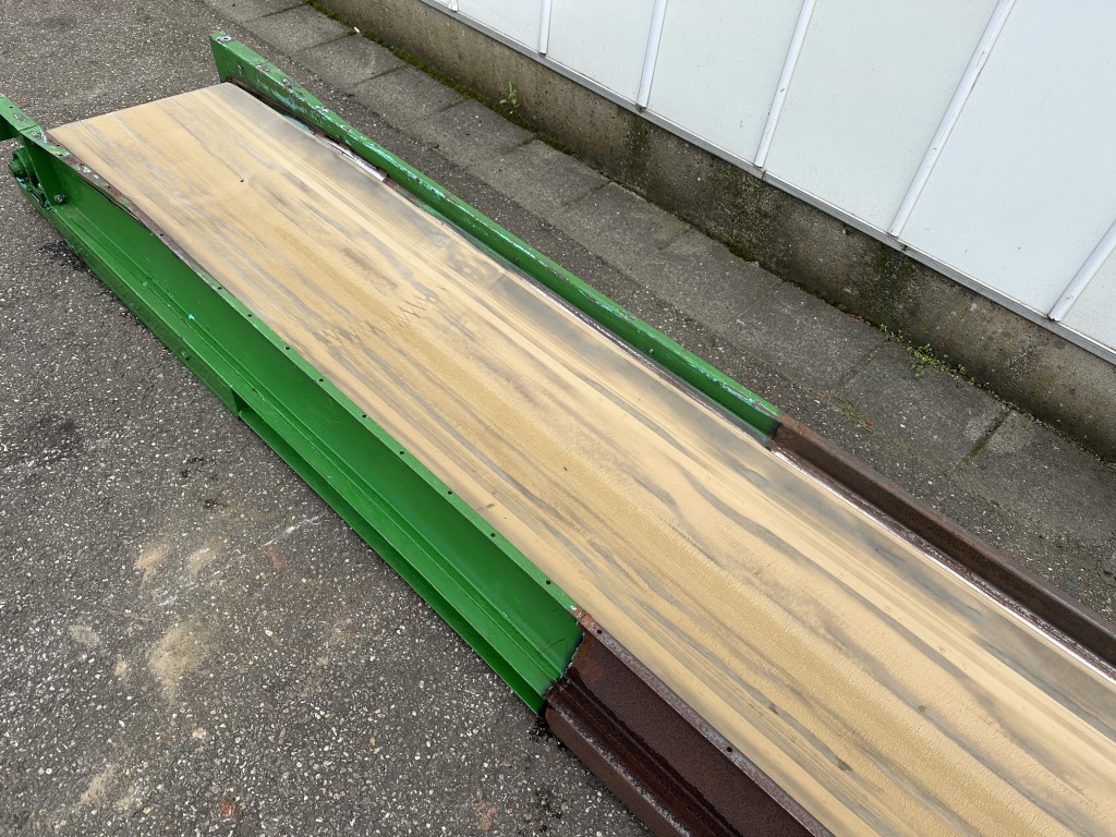 �������� 425 � 50 ��