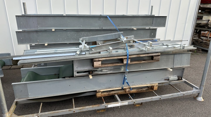 Conveyor approx 1700 cm x 50