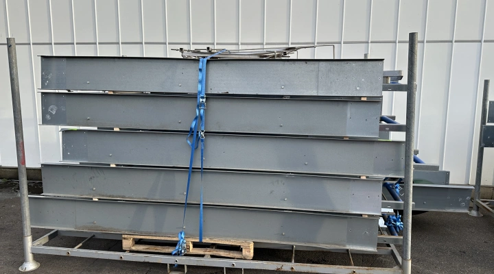 Conveyor approx 2600 cm x 57,5 cm