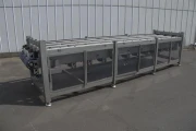 conveyor with compartments (1)