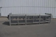 conveyor with compartments (2)