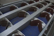 conveyor with compartments (3)