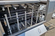 Cretel crate and tray washer with drying tunnel
