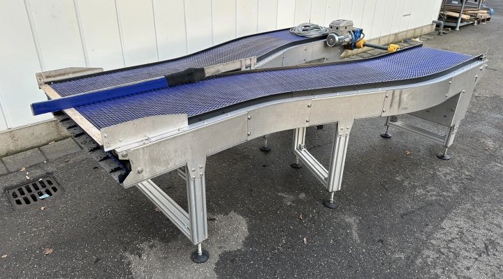 Curved conveyor in Y-form