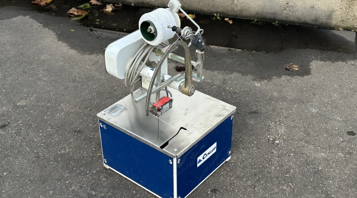 Cyklop Axro Mini TS R bindmachine met top switch schakelaar