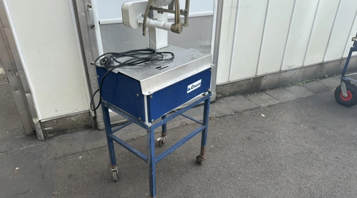 Cyklop bindmachine op onderstel