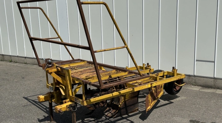 Damcon PL20 planting machine for trees with spader