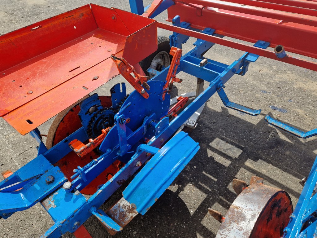 Desmyter ���������� ������ � 2 ������
