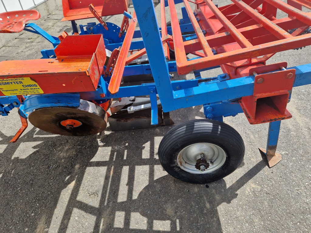 Desmyter ���������� ������ � 2 ������