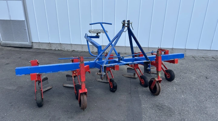 Desmytere inter row cultivator 4 rows with steering