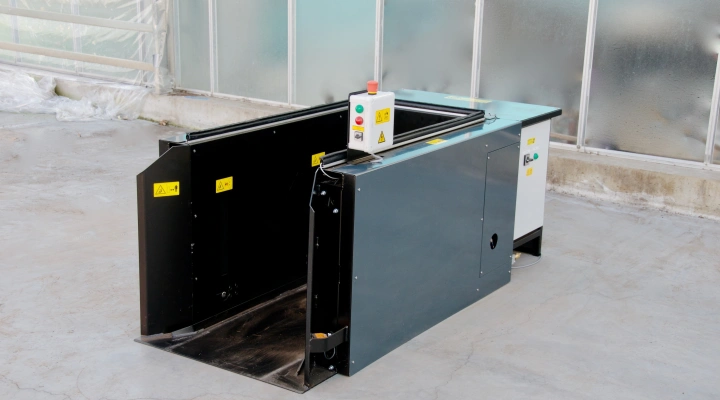 Devette destacking machine for Danish trolleys