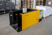 Devette destacking machine for Danish trolleys