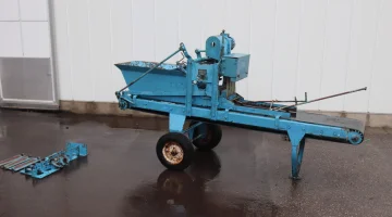 Dewa soil blocking machine with seeder