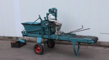 Dewa soil blocking machine with Unger seeder