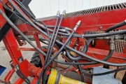 Dewulf top belt lifter for leek