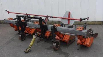 Dondi Interrow cultivator with 4rows and 5 elements.