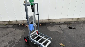 Dosatron D3GL2VF z licznikiem EC na wózku mobilnym