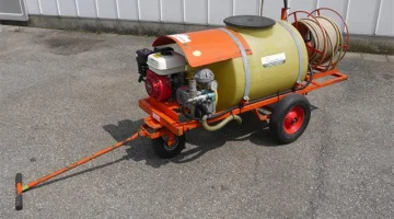 Douven spuitwagen 200 liter met benzinemotor