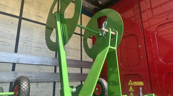 Drip hose laying attachment